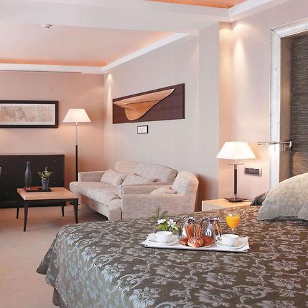 Nh Collection A Coruna Finisterre Exterior photo A room at the hotel
