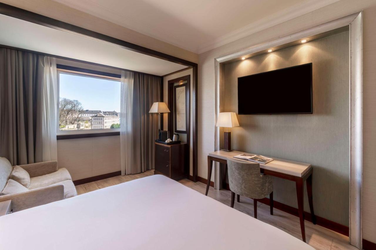 Nh Collection A Coruna Finisterre Exterior photo A room at the hotel