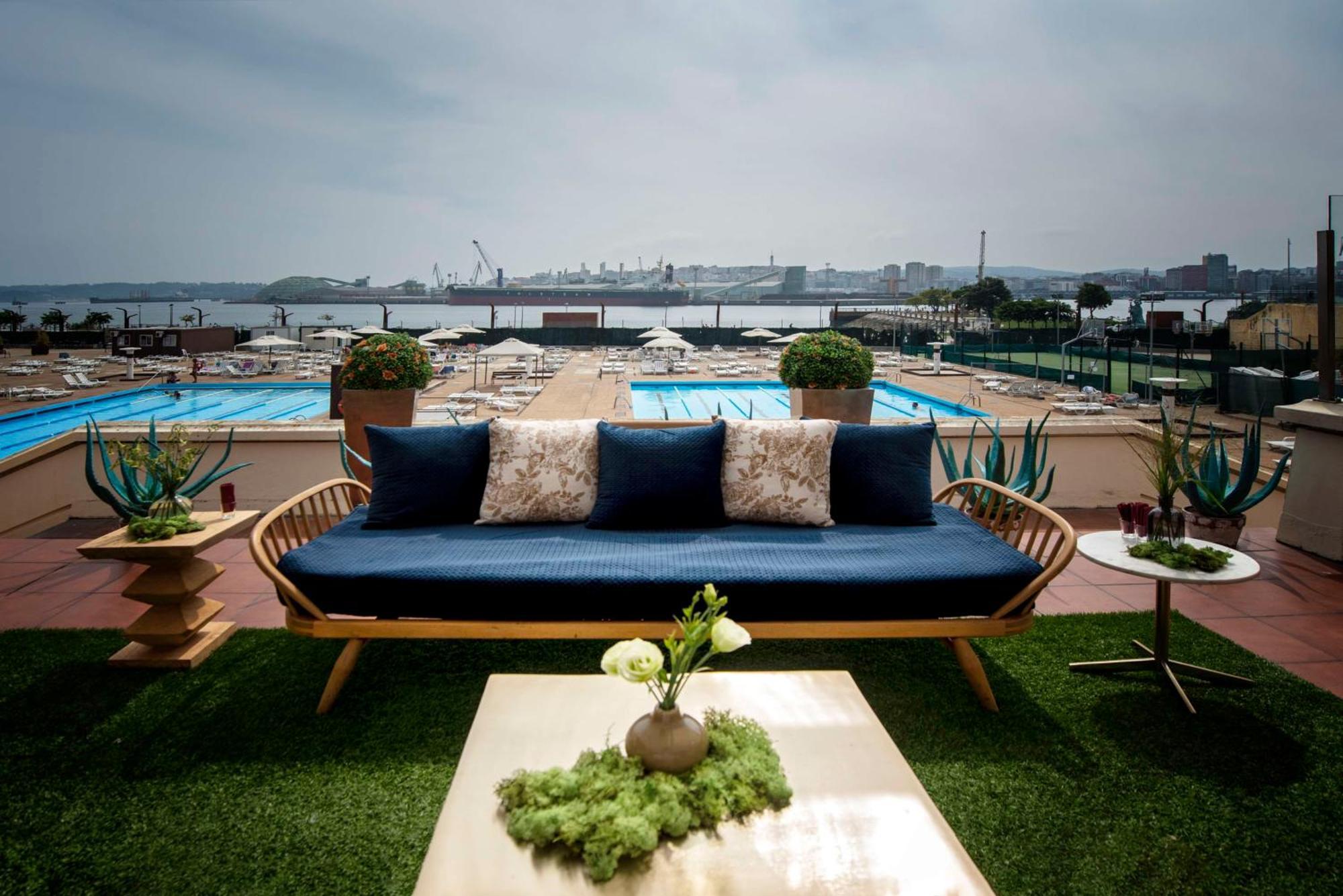 Nh Collection A Coruna Finisterre Exterior photo The Hotel's rooftop pool